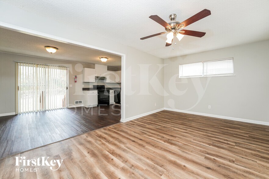 Building Photo - 123 Scarsdale Dr