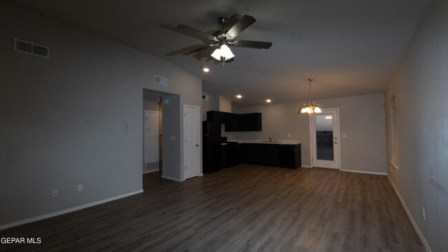 Building Photo - 14316 Paraiso Dr