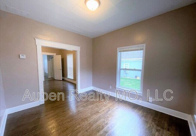 Building Photo - 65 S 19th St