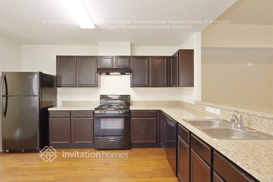 Building Photo - 2011 Fairwood Knolls
