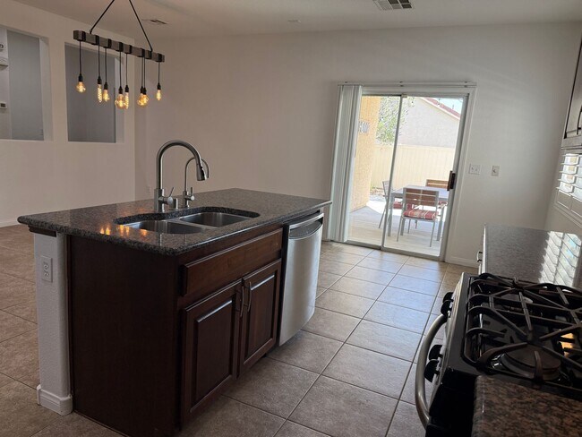 Building Photo - 3bd/bath Single Family Home!
