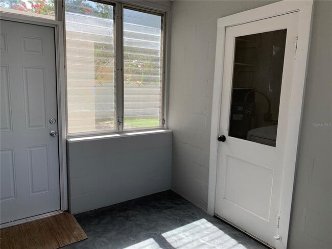 Building Photo - 3516 W San Pedro St