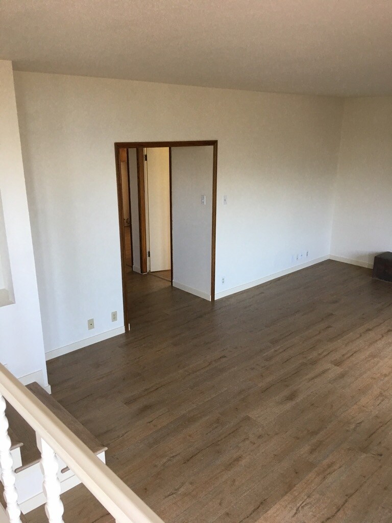 Building Photo - 20 Meleean Ln