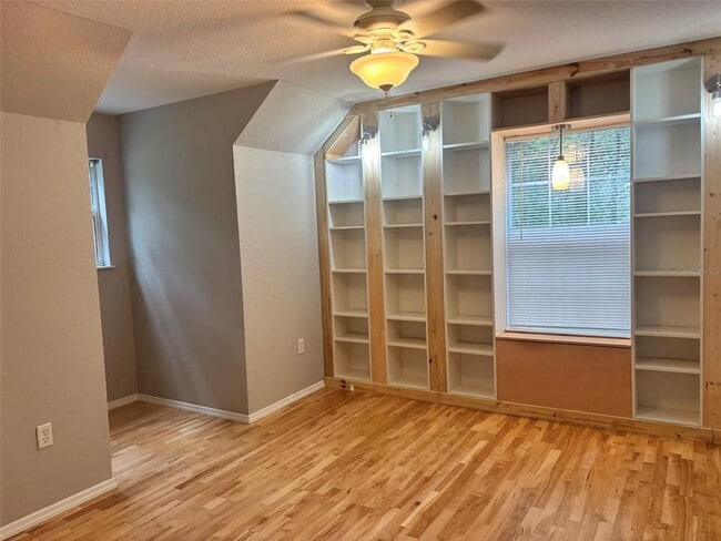 Building Photo - 4390 NE 140th Ct