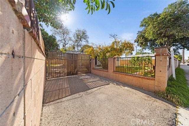 Building Photo - 19148 Saticoy St