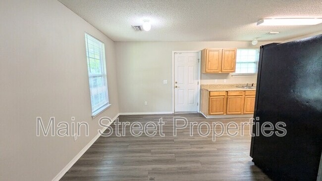 Building Photo - 8660 Figland Ave