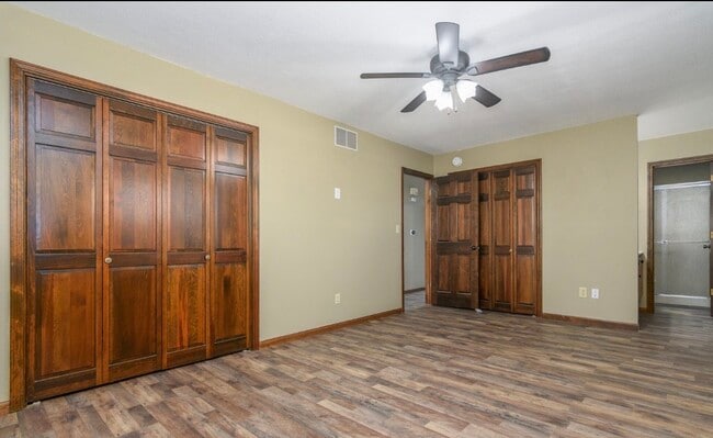 Building Photo - 404 Elm Tree Dr