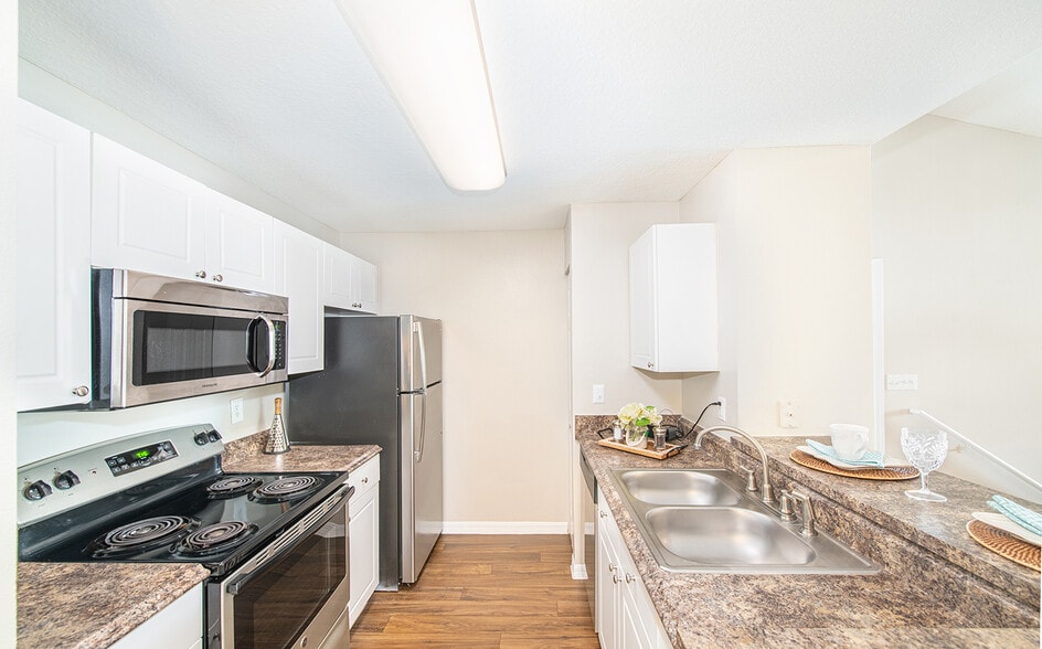 Building Photo - MAA Heather Glen