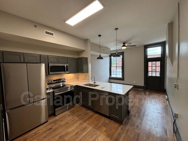 Building Photo - 73 W Main St