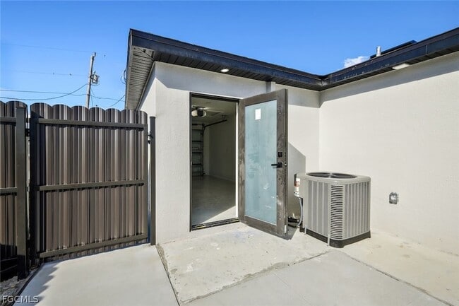 Building Photo - 3413 27th St SW