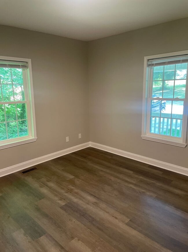 Building Photo - 308 Peden St