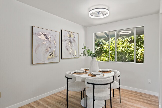 Building Photo - 13726 SE 24th St