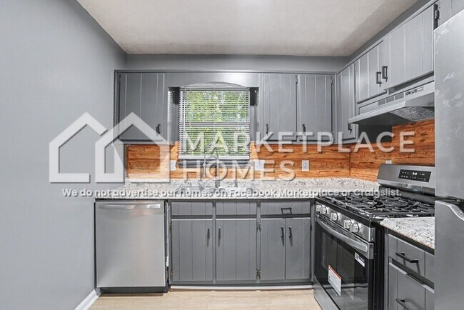 Building Photo - 956 Windwood Ct