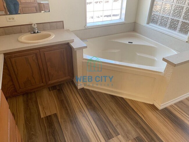 Building Photo - 7831 County Rd