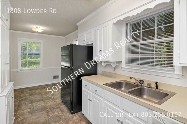 Building Photo - 1808 Lowder Dr