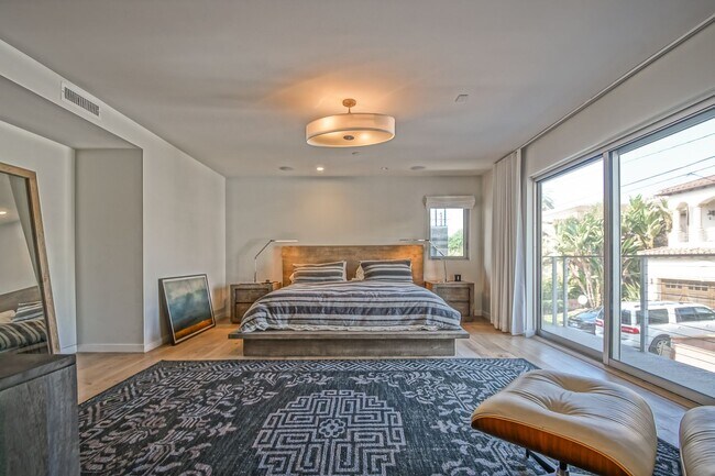 Building Photo - NEWER, LUXURIOUS & MODERN, 2920 SQ FT HOME W/ HIGH END DETAILS, AMAZING DECK/BALCONY SPACE, 2-CAR...