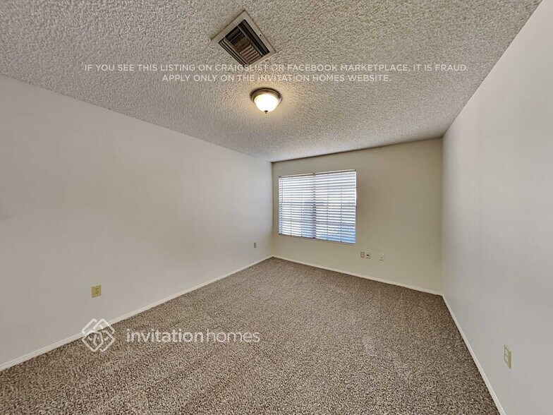 Building Photo - 1545 E Laurel Ave