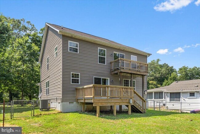 Building Photo - 926 Walnut Ave