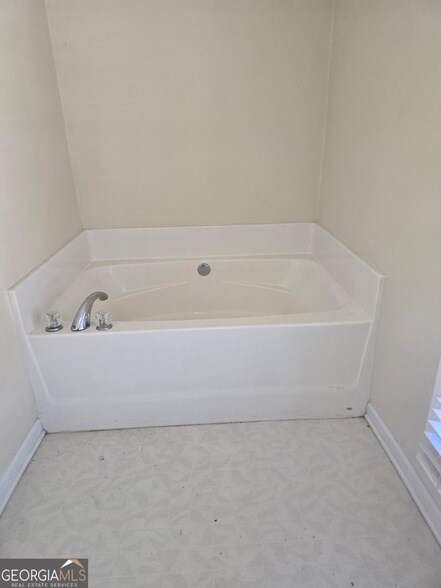 Building Photo - 5417 Stratford Hills Dr