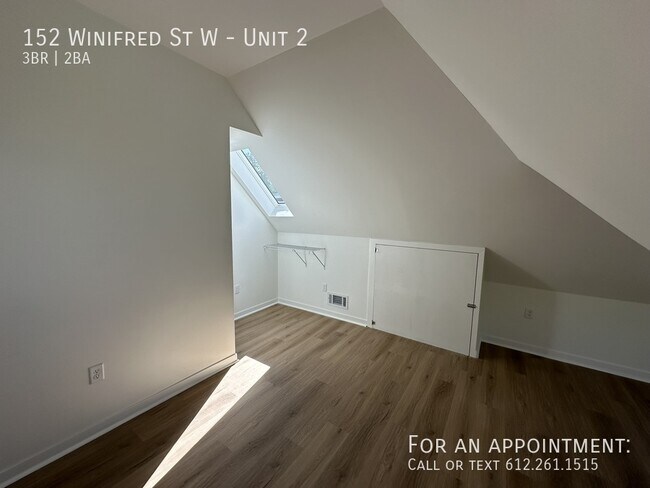 Building Photo - 152 Winifred St W