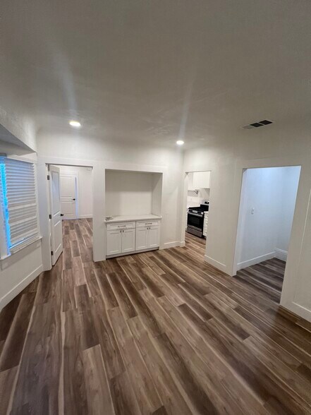 Building Photo - 622 14th St