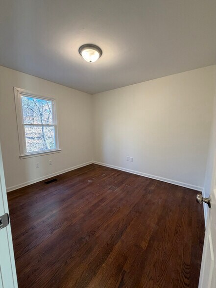 Building Photo - 122 S Shenandoah Ave