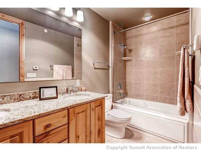 Building Photo - Main Street Frisco! Granite and Stainless! Dogs negotiable!