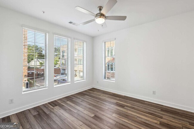 Building Photo - 432 Burton Dr