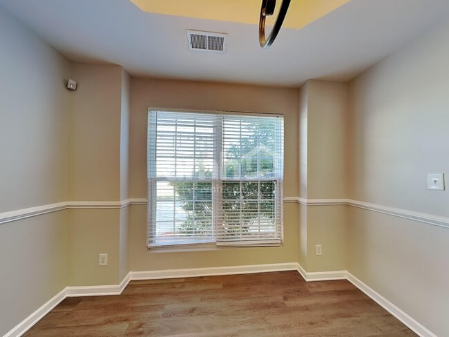 Building Photo - 2001 Moonstone Ln