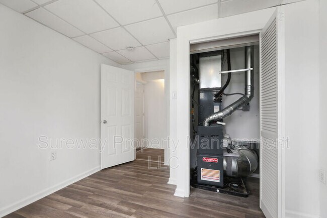 Building Photo - 1036 Collings Ave