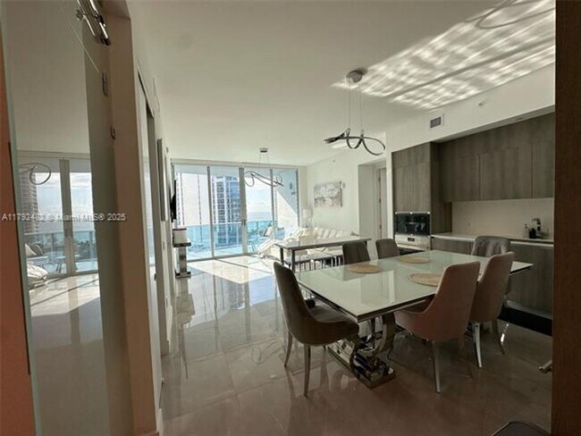 Building Photo - 17550 Collins Ave