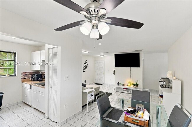 Building Photo - 6375 SW 136th Ct