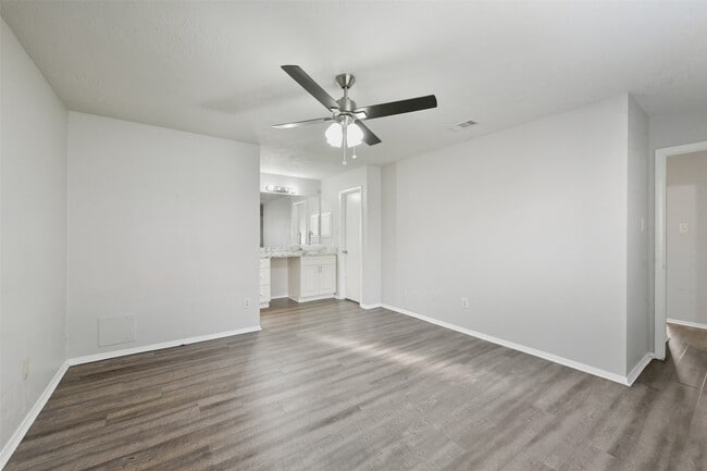 Building Photo - 2822 Forest Point Dr