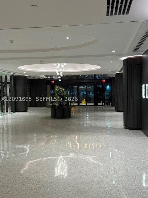 Building Photo - 1717 N Bayshore Dr