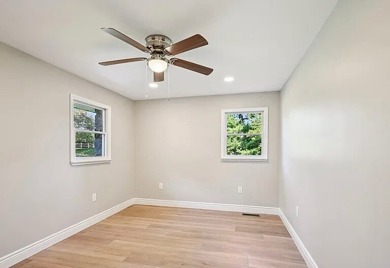 Building Photo - 711 E Butler Pike