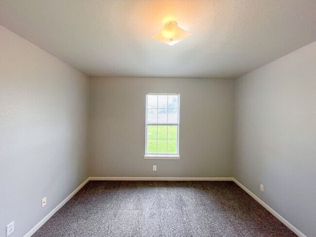 Building Photo - 1707 Windward Dr