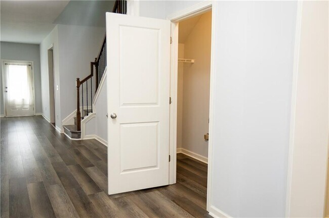 Building Photo - 4960 Ducote Trail