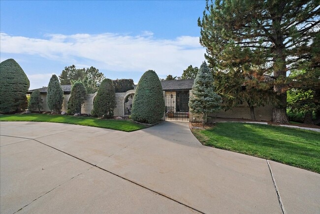 Building Photo - Gorgeous 4 bed 5 bath Luxury rental in Cherry Hills Village!