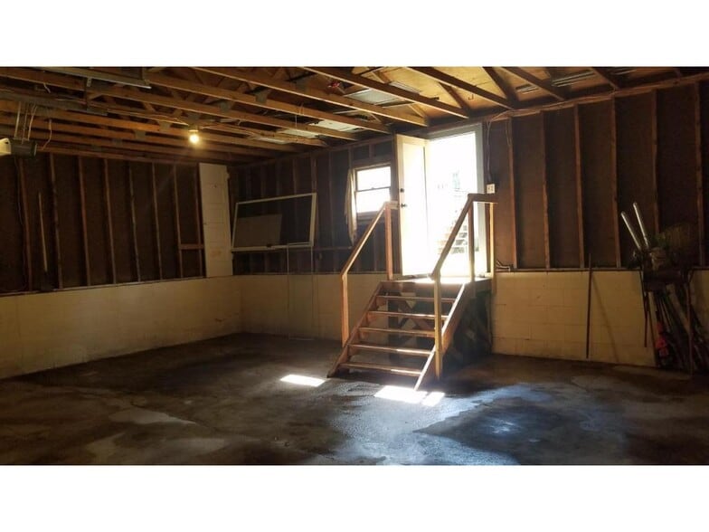 Building Photo - 4239 Longfellow Ave