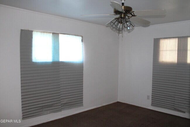 Building Photo - 1405 Clausen Dr