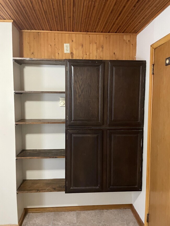 Building Photo - 1325 9th St S