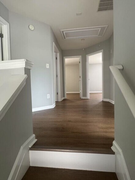 Building Photo - 3282 Briaroak Dr