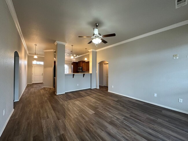 Building Photo - Beautiful Living: 3 Bed, 2 Bath Home with ...