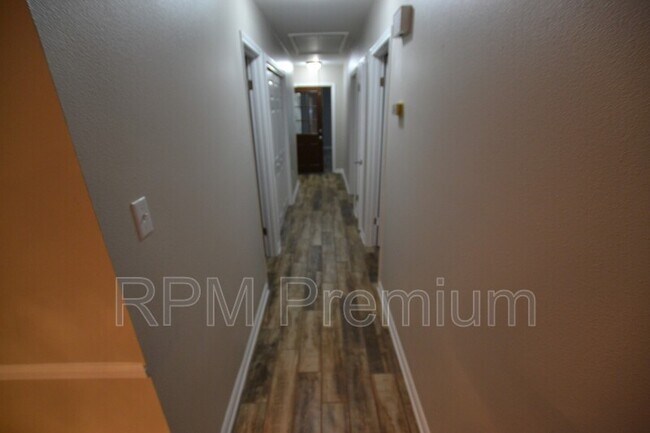 Building Photo - 5157 Cumberland Cove Dr