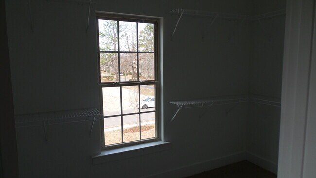Building Photo - 200 Grande View Cir