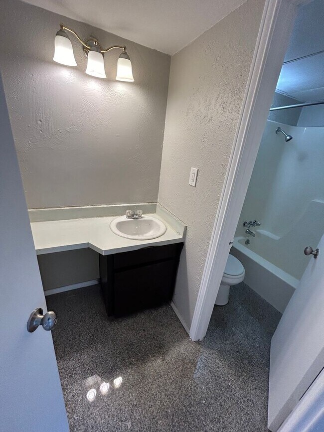 Building Photo - Experience the ultimate comfort of living ...
