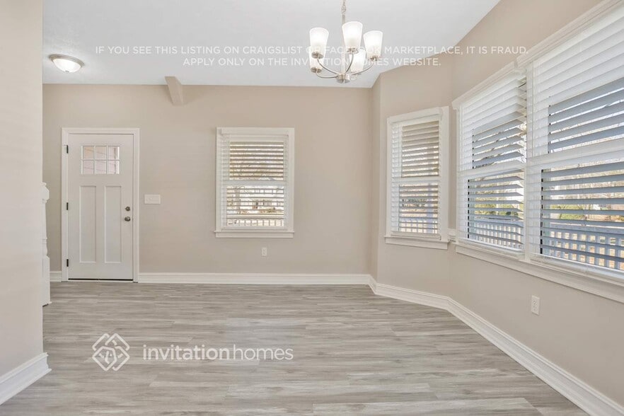 Building Photo - 6015 Holland Dr
