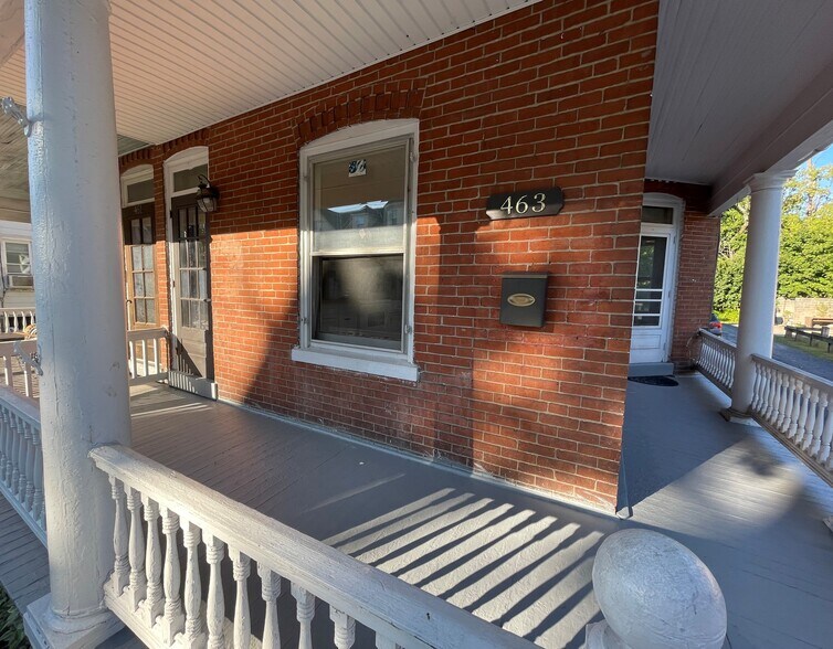 Primary Photo - 463 E Broad St