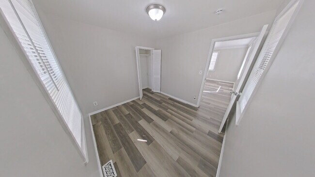 Building Photo - "3-Bedroom Home in Roseville - Spacious 1294 Sq Ft Comfort!"