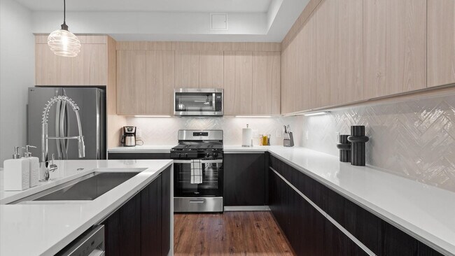 Building Photo - 5515 Humming Bird Ln